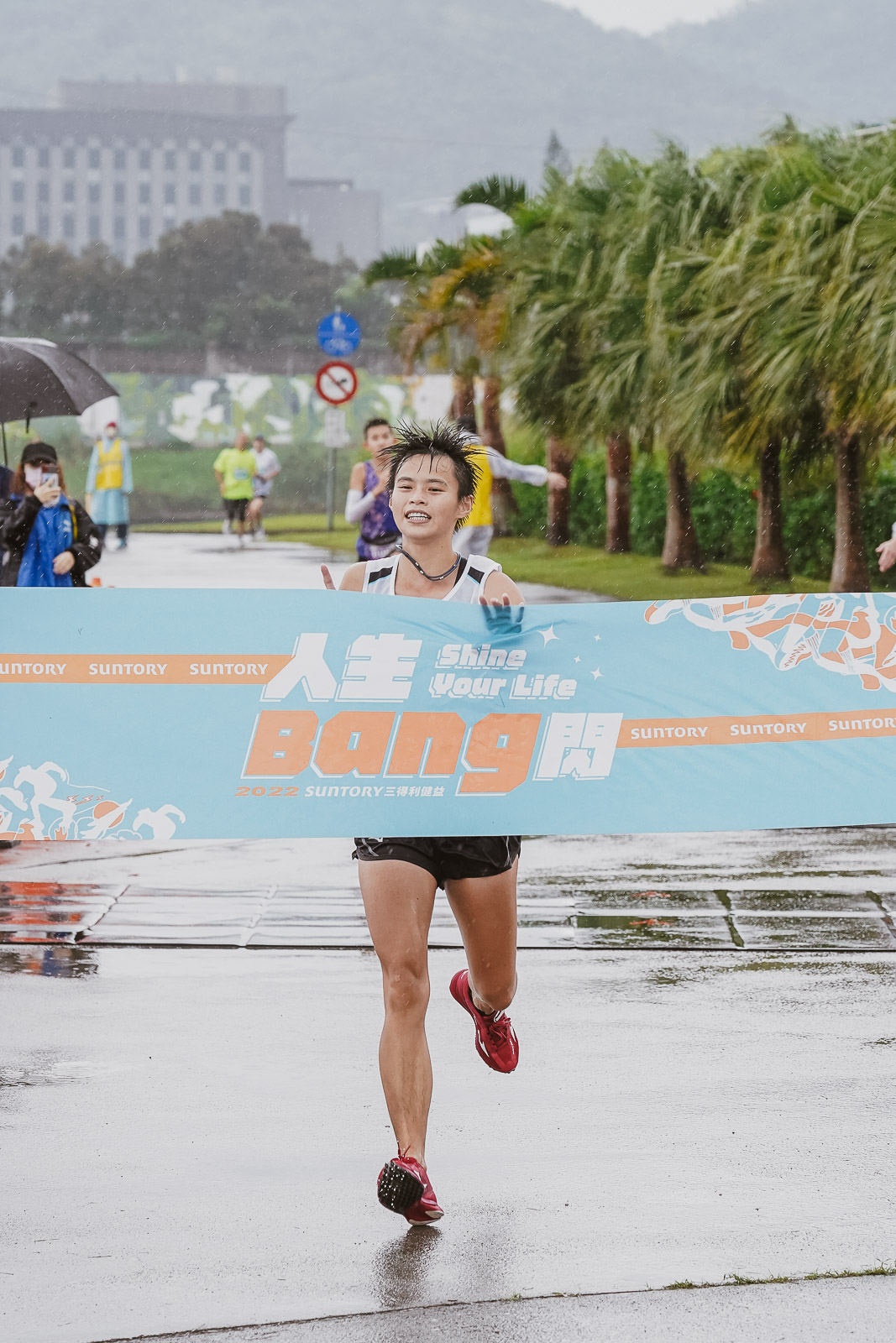 21.5公里女子組冠軍林于馨1小時34分46秒