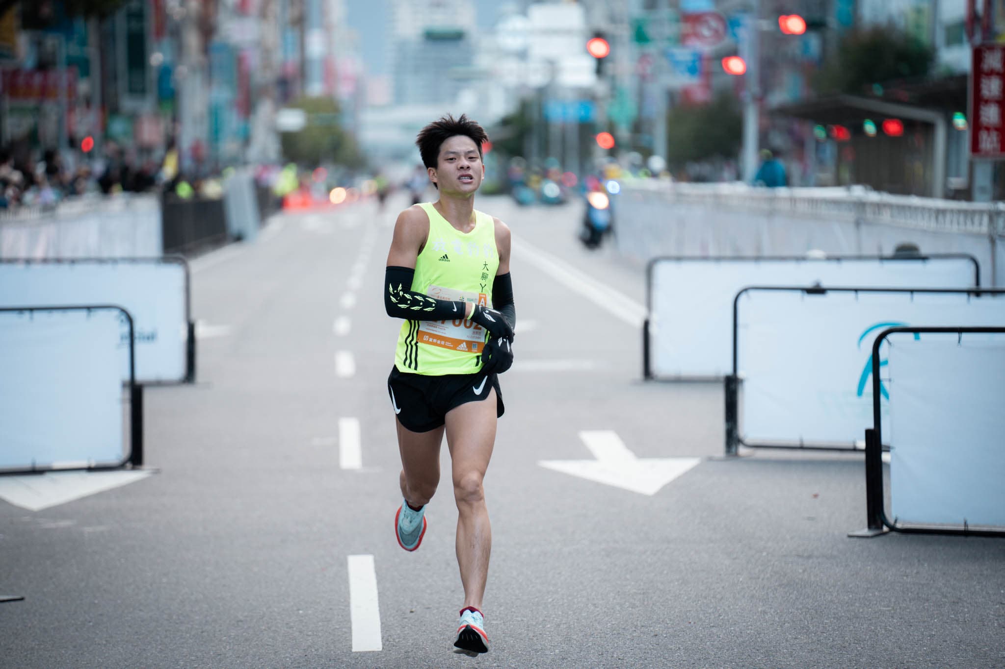 男子半馬第二名台體大施育佐，成功達標成都世大運