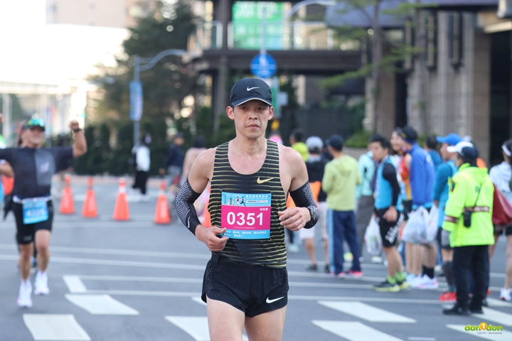 宜運間歇團的團長陳維慶也順利完賽，達成訓練目標