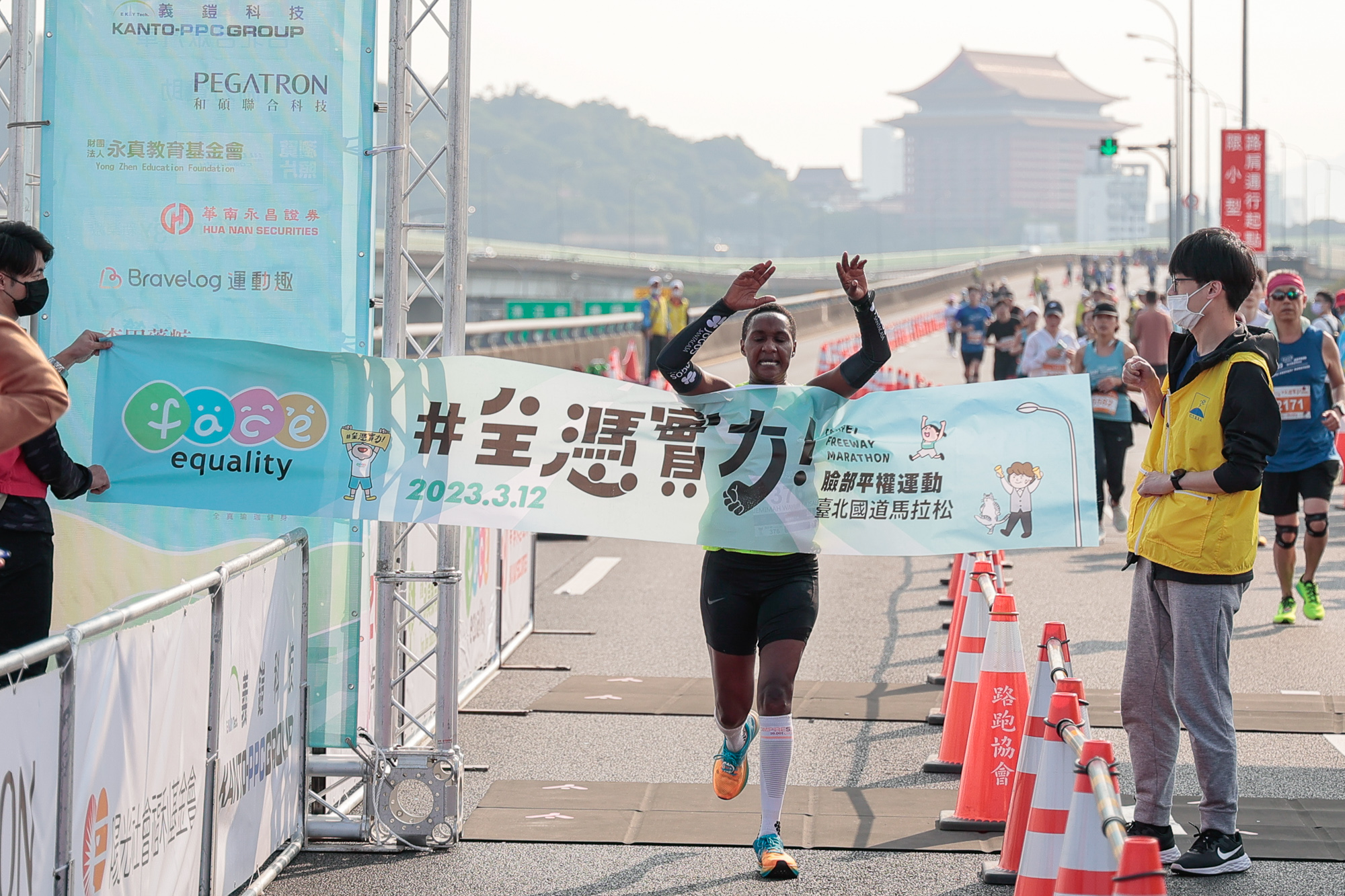 女子馬拉松組冠軍Jemimah Wayua Musau (完賽時間2小時56分17秒) 照片來源：中華民國路跑協會提供
