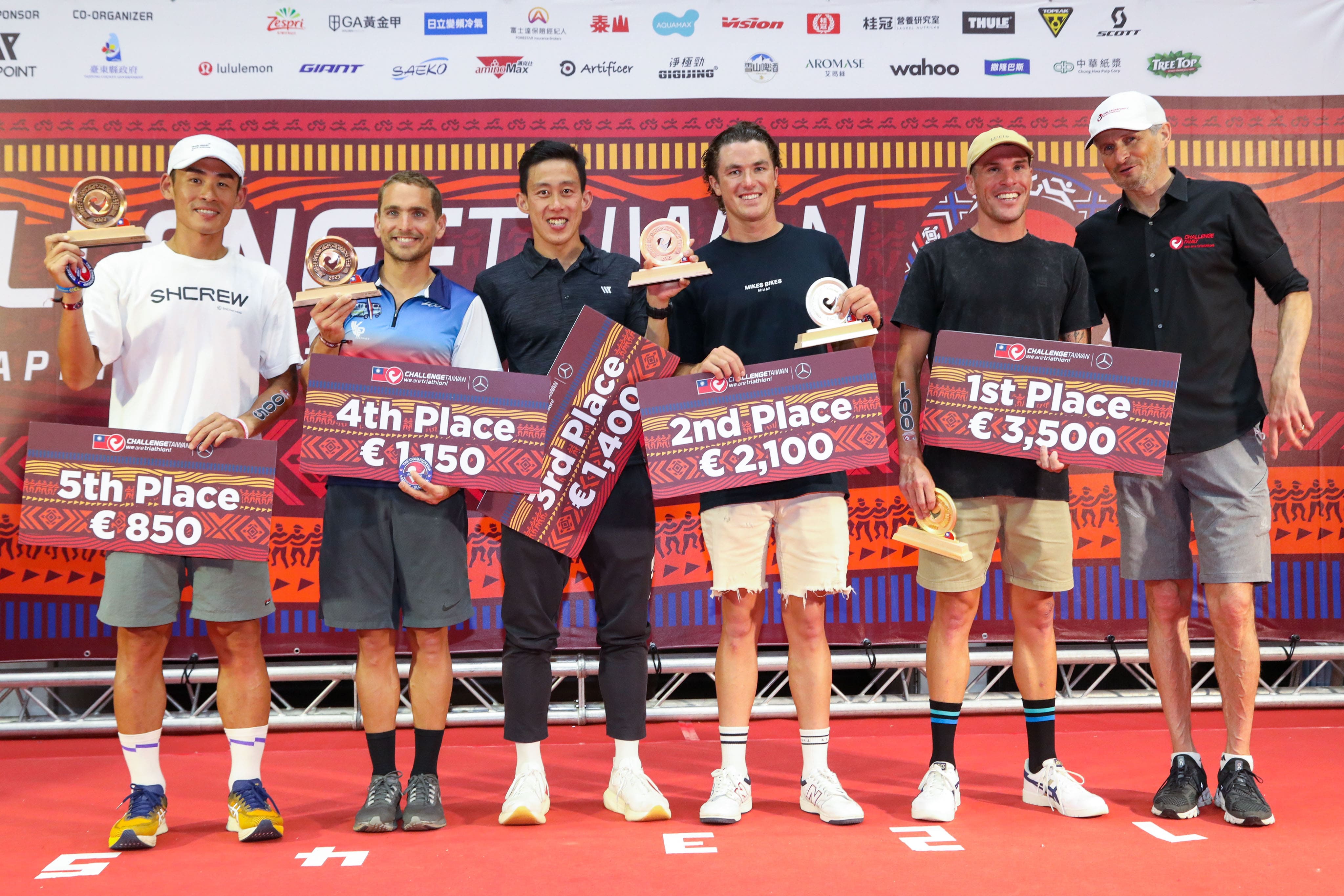 113km職業男子組前五名頒獎。照片提供CHALLENGE TAIWAN