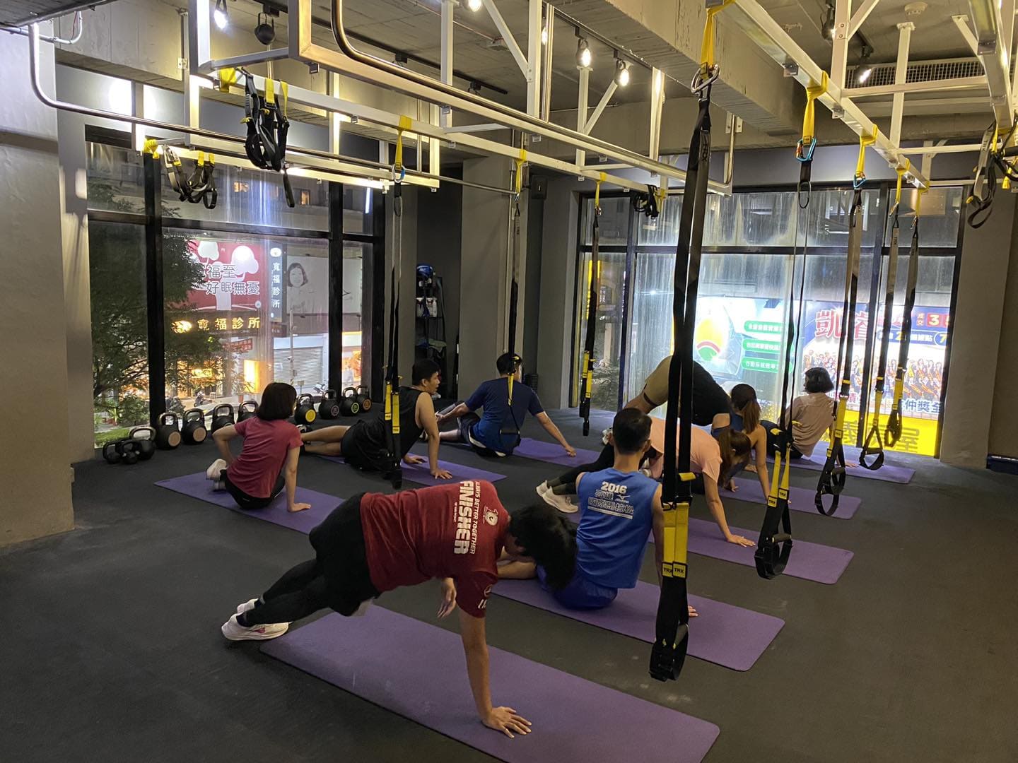 蔡曜宇指出:「277 的課程開設有著很大的彈性,除了每天館內的固定課程之外也接受企業團體、學校社團或是俱樂部的整體課程規劃」,無論是個人課程或是因應團體需求的訓練服務,277 都能夠提供專屬的客製化課程。