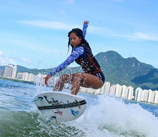 雙棲美少女選手陳禹璇 勇奪 2023 IWWF 快艇衝浪金牌