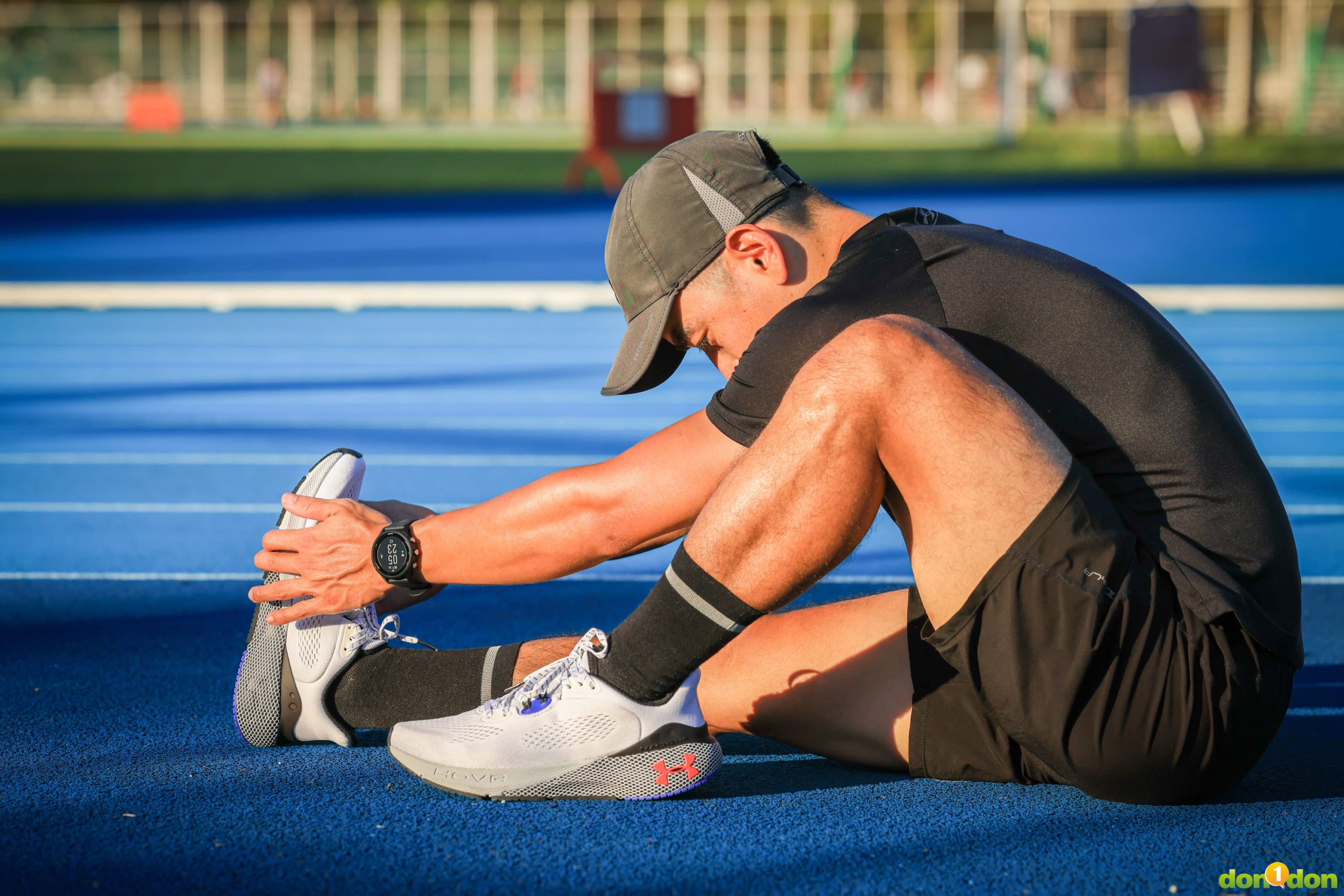 如果腳底容易疲勞、疼痛，那可能你需要一雙具緩衝中底的跑鞋。UA緩震鞋款HOVR MACHINA 3
