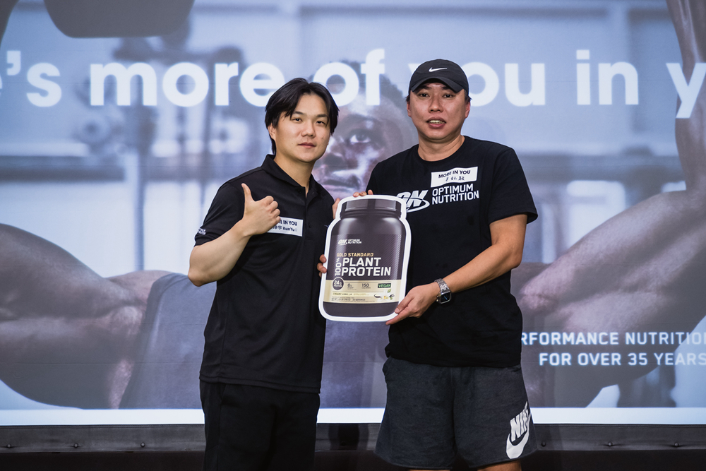 中職人氣王中信兄弟江坤宇擔任Optimum Nutrition（ON）品牌大使，現場頒發人氣獎。（圖片來源：Optimum Nutrition）