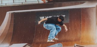 滑板選手組冠軍：余易哲