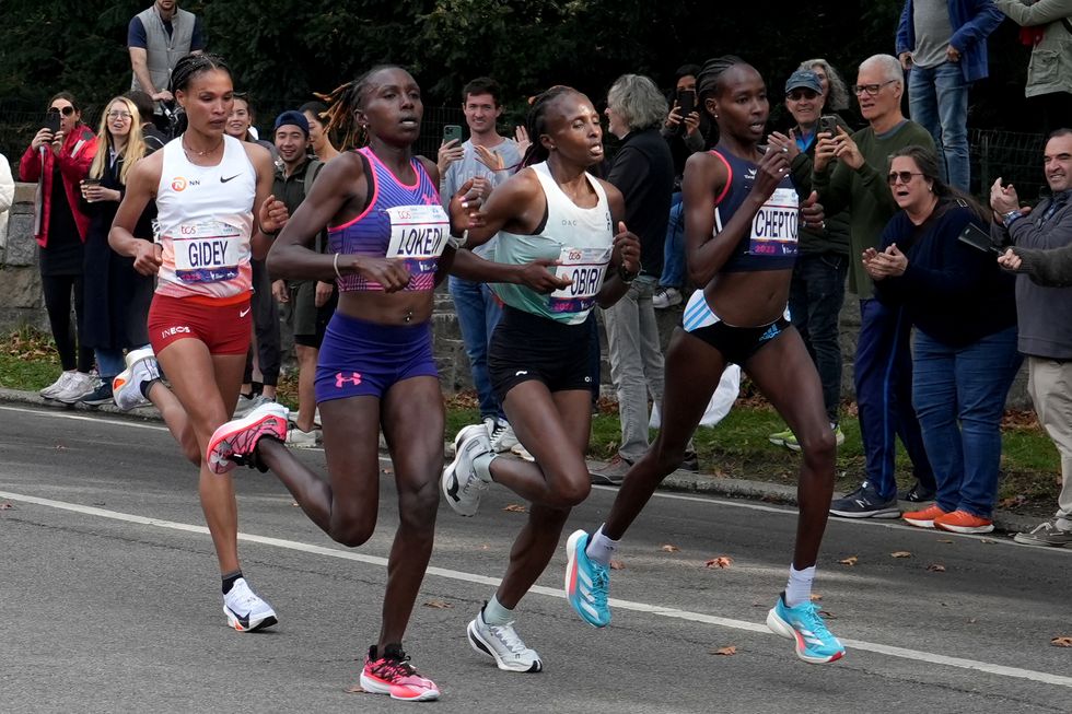 女子領先群的穿著 照片來源：runnersworld