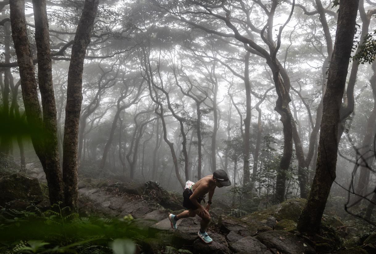 「飛越大嶼™ by UTMB®」在 11 月 10 日開始，今屆規模全面復常，並增設 TransLantau 140 (129 公里)的賽項。