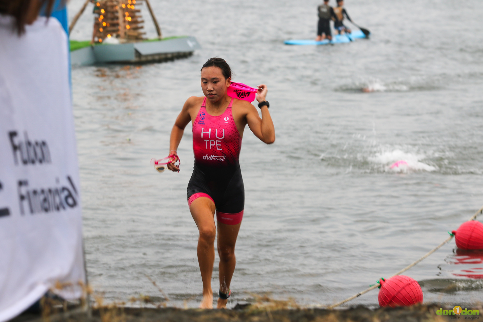 胡庭勻是第一位上岸的女子選手