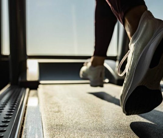 跑戶外跟跑步機混合一塊更好