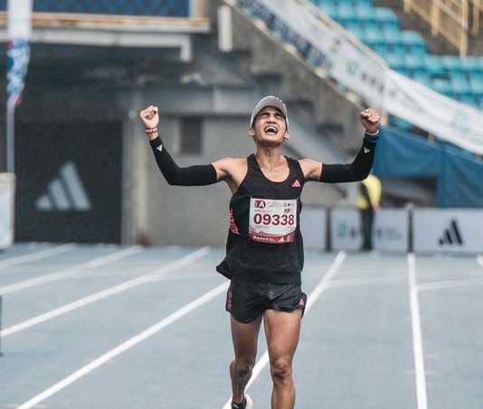 不放棄踏進馬拉松的自己 黃華凡保有堅持赤煉重生