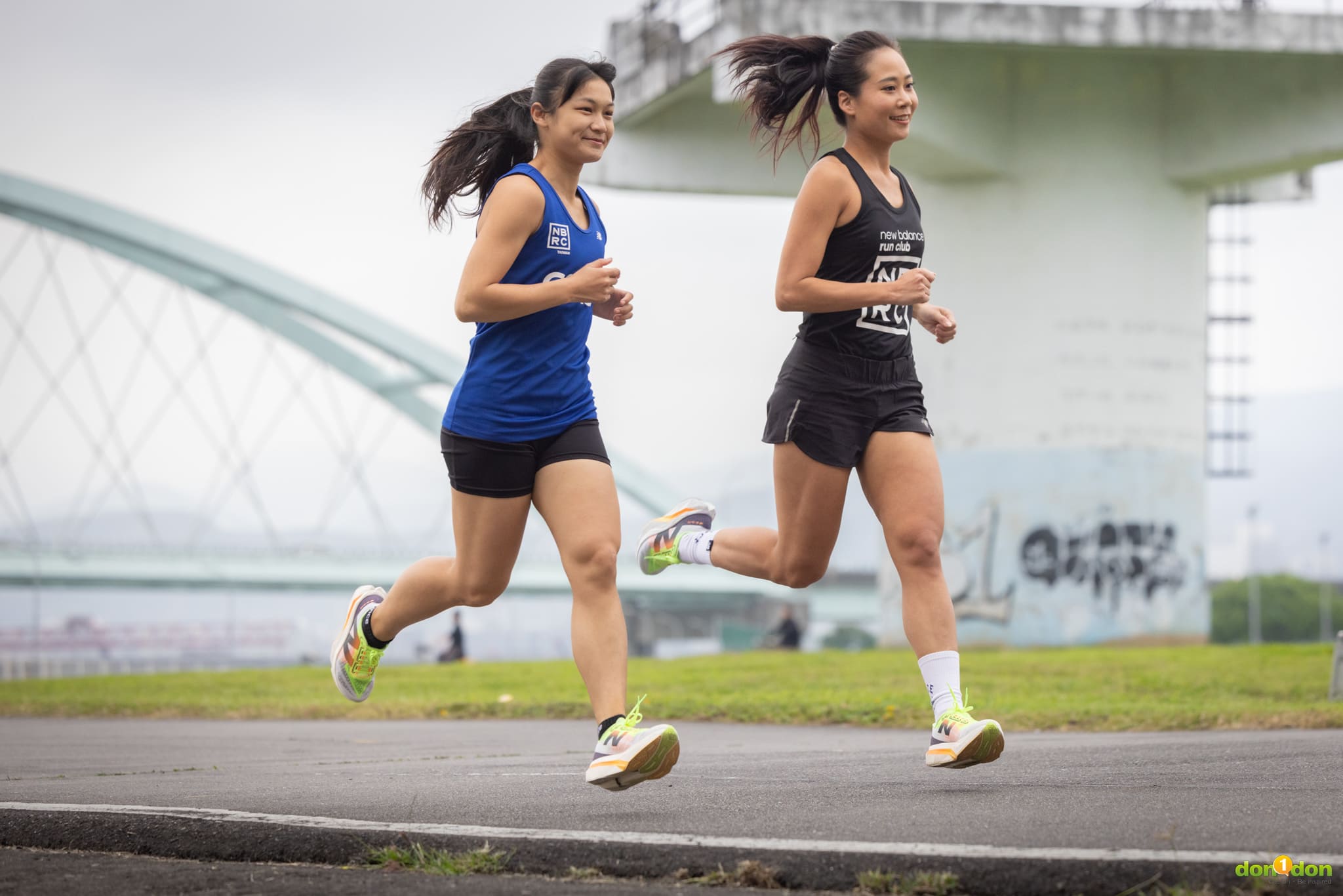 NBRC教練羅子儀(左)、NBRC學員簡宏恩(右)攜手挑戰2024名古屋女子馬拉松