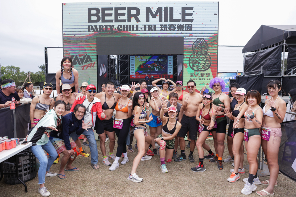 除了週六的鐵人賽，隔天310(日) 舉行「2024 LAVA TRI 玩賽樂園- 臺虎 Beer Mile 啤酒路跑」，以及「Beerkini 比基尼組」