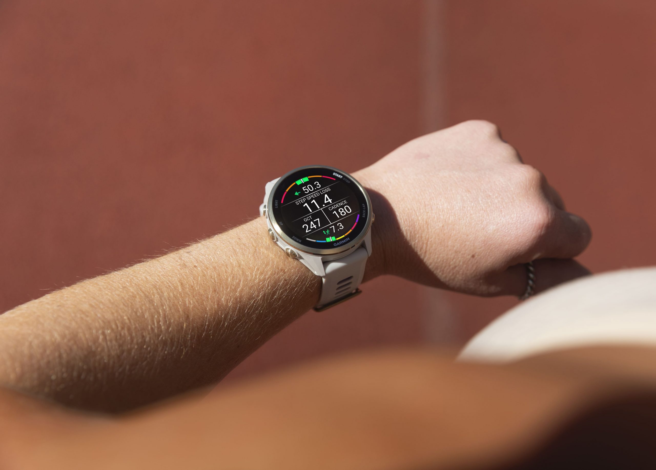 Forerunner 970 以全新跑步經濟性、速度流失、跑步耐受度等關鍵指標數據分析，打造全方位科學化跑步生態系體驗