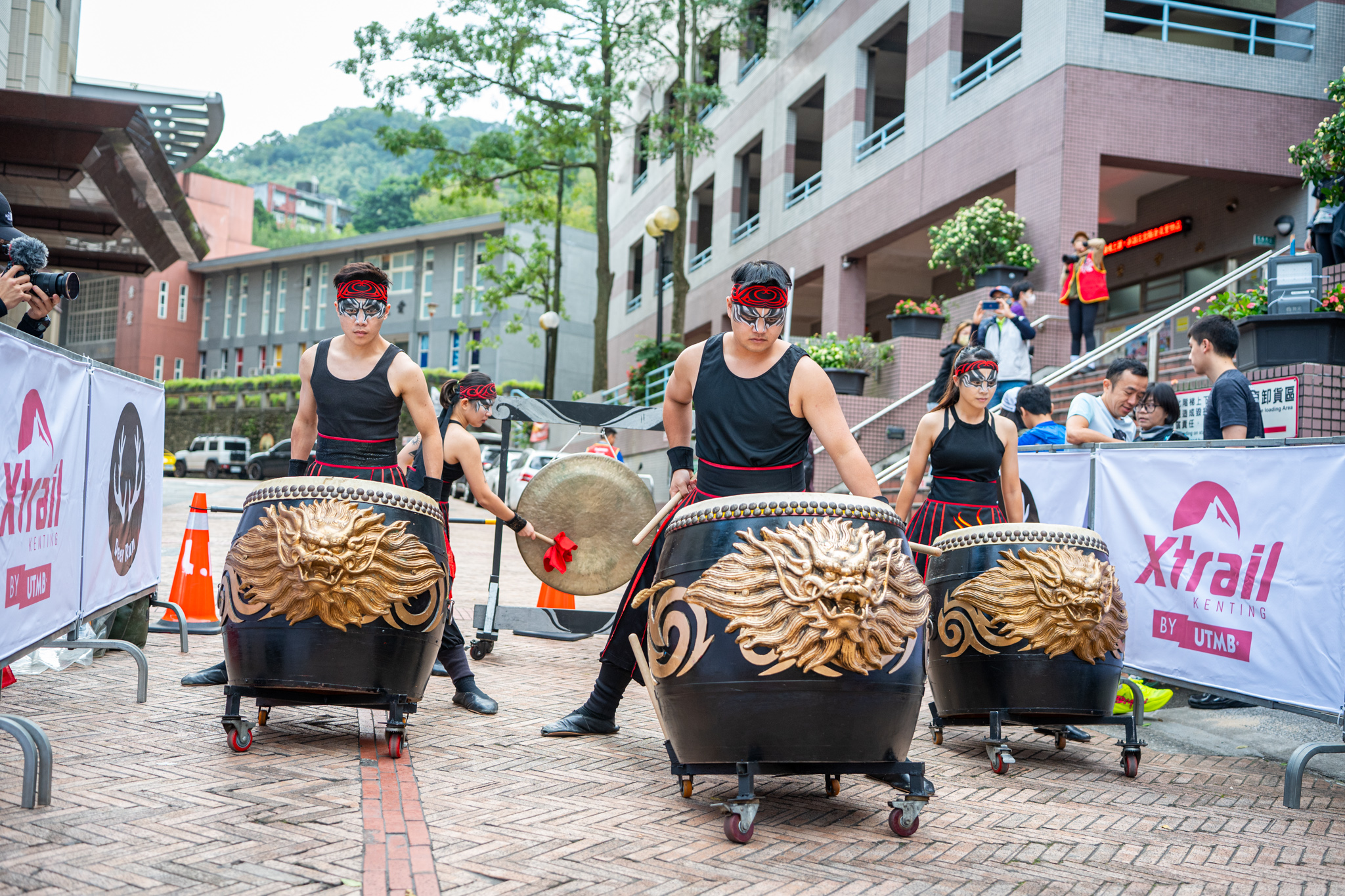 九天民俗技藝團震撼開場