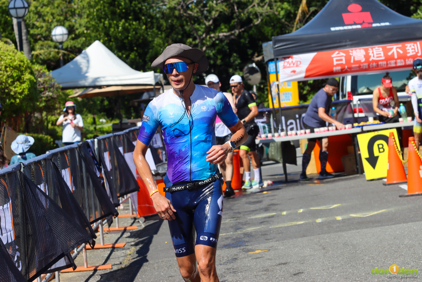 本次賽事M35第3名鄭宇廷指出賽道設計讓賽道變得更熱鬧，對於選手有鼓舞的效果，他說「一向都很喜歡墾丁賽道的多變化以及富挑戰性，這次路跑項目繞3圈，賽道設計讓選手留在終點與折返點周圍，觀眾更容易就近加油，整體氣氛更加熱烈，除此之外墾丁大街，台26線上的街道改善也讓賽道環境的改善也有許多的加分。」