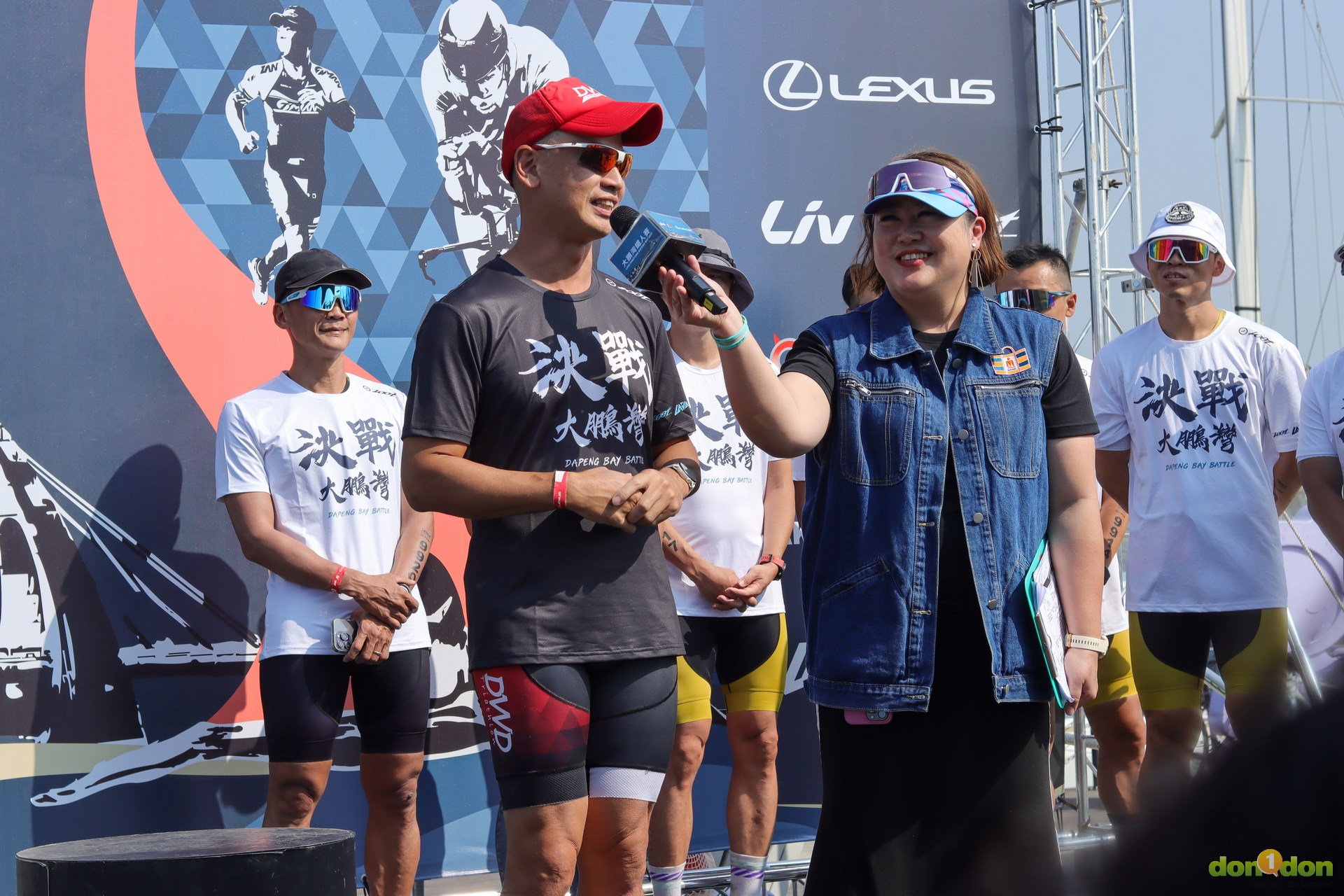 焦耳極限訓練中心教練黃柏青帶領團隊在「黑白戰隊對抗賽」奪冠