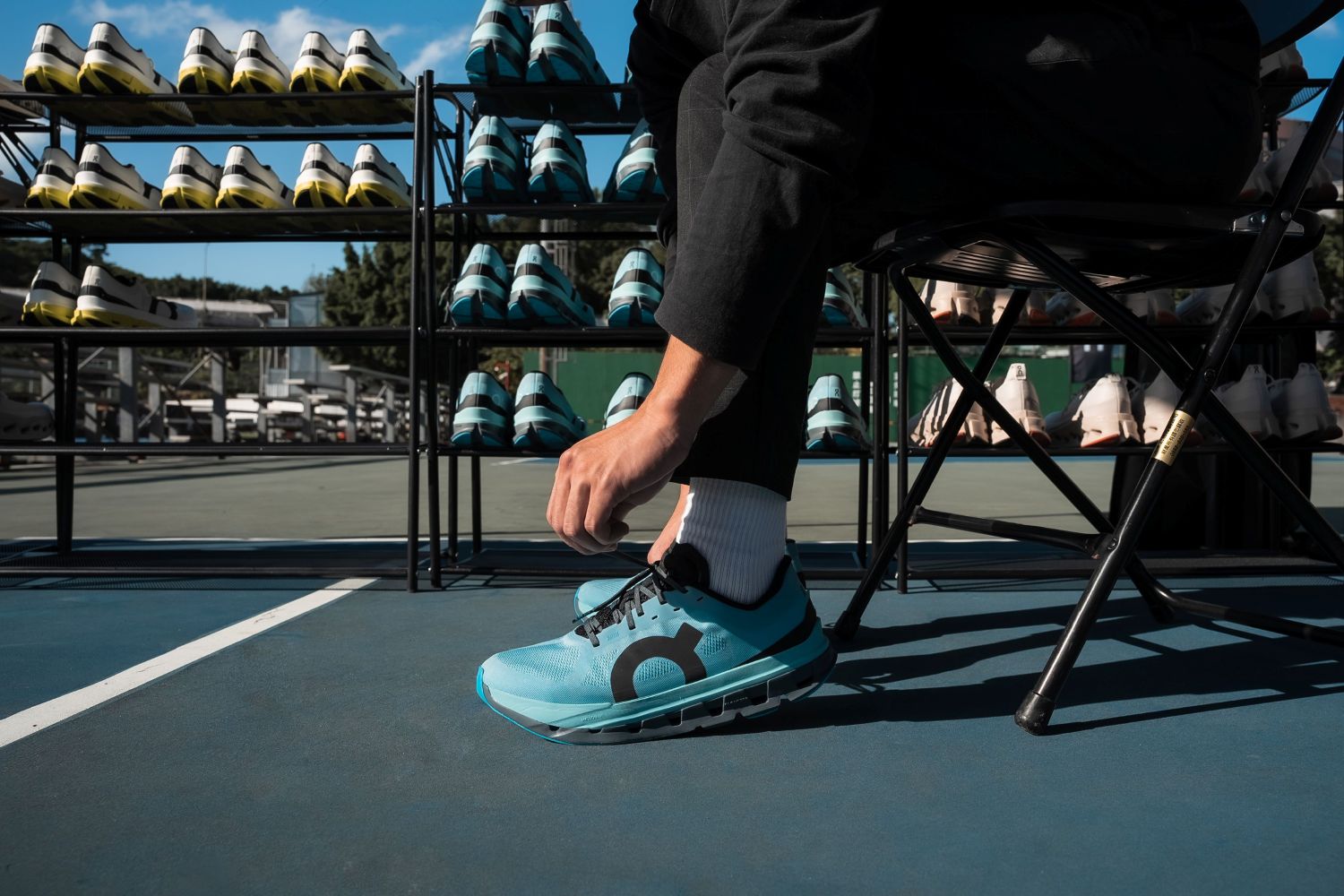 現場開放跑者體驗Cloudsurfer Max、Cloudflow 5 ，感受穩定腳感與「雲端奔跑」的體驗。