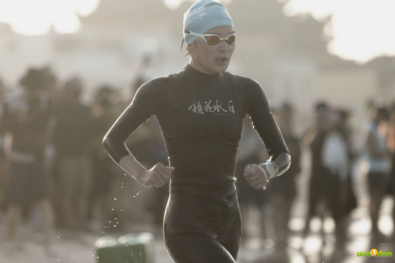2026IRONMAN澎湖，日本選手高橋真紀(#1013)是最快完成游泳項目的女子選手