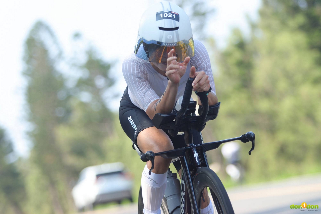 陳俐妘在自行車項目將前面所有對手抓回將排位推進至第一位