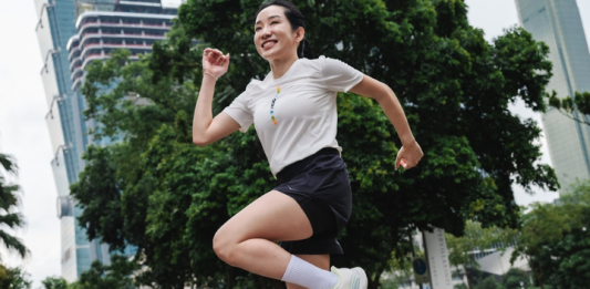 從生活到跑步,Clifton 11 陪 Jenny 跑出日日無負擔